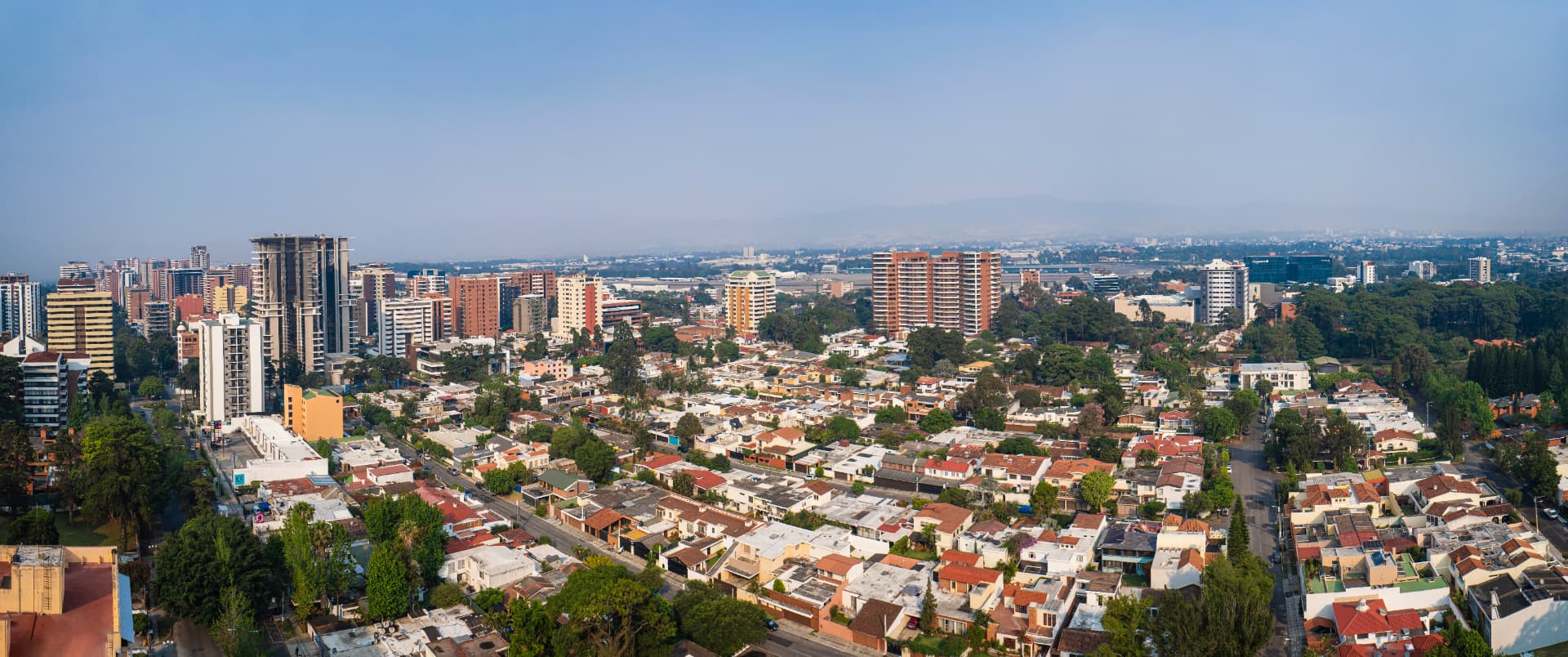 Vista panorámica de la ciudad donde opera Elemento Abogados